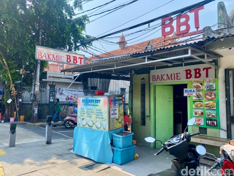 Yuk! Sarapan Bakmi Legendaris Enak di Tempat Bekas Toko Kelontong