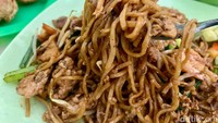 Rasa mie gorengnya gurih dengan aroma harum dari tumisan wok ala Chinese Food yang bikin lapar.  Foto: detikFood