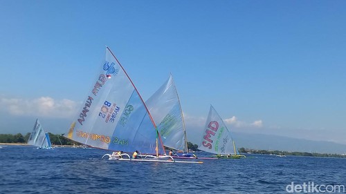 34 peserta mengikuti lomba perahu layar serangkaian Lovina Festival 2025, mengambil start di Pantai Kerobokan, Kecamatan Sawan, Sabtu (26/7/2025).