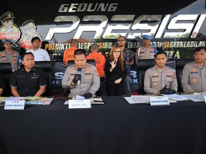 Minta Nanas Sambil Todongkan Golok, 2 Pria Putra Daerah Bekasi Ditangkap
