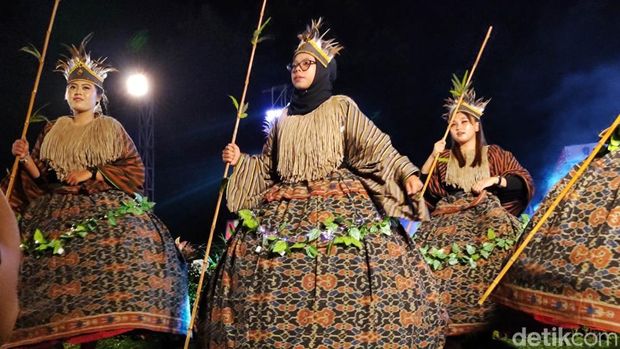 Gelaran Klaten Lurik Night Carnival di Alun-alun Klaten, Sabtu (26/7/2025).