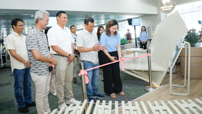 Gubernur Jawa Tengah Ahmad Luthfi saat soft opening lounge Mega Diving Resort di Bandara Internasional Jenderal Ahmad Yani Semarang, Sabtu (26/7/2025).