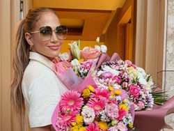 Viral Gaya Jennifer Lopez Pose di Depan Paparazzi, Tingkahnya Disebut 'Diva'