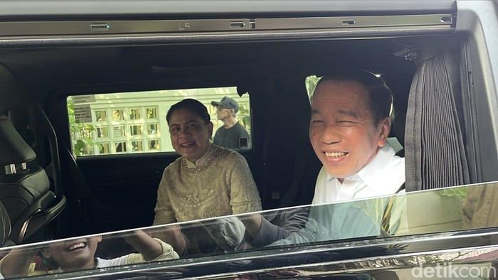 Joko Widodo ditemani Iriana berangkat ke Jogja bertemu saudara dan reuni, Sabtu (26/7/2025).