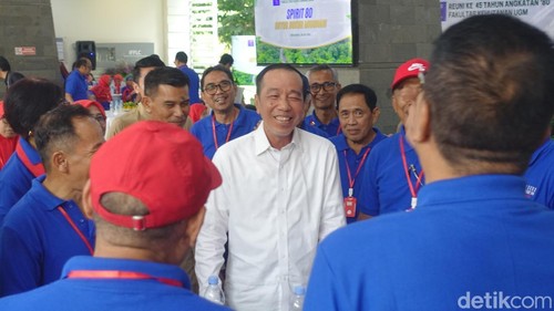 Jokowi menghadiri reuni Fakultas Kehutanan UGM Angkatan 1980 di UGM, Sabtu (26/7/2025).
