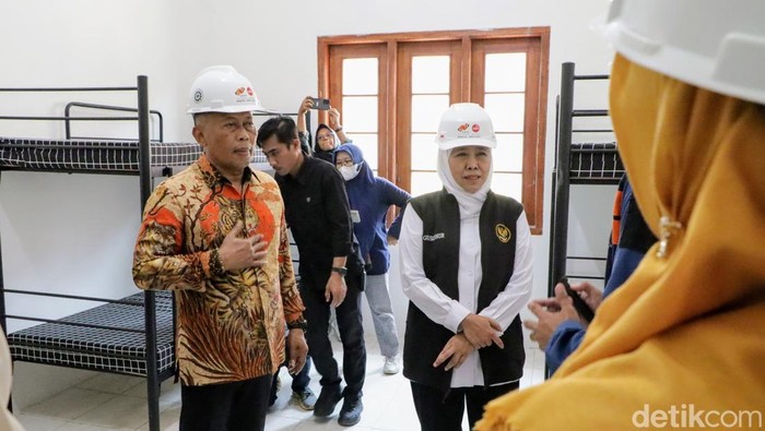 Khofifah saat berkunjung ke SR Ponorogo