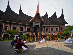 Belajar Bahasa Minang Dasar, Permudah Traveler Kala Berkunjung Sumatera Barat