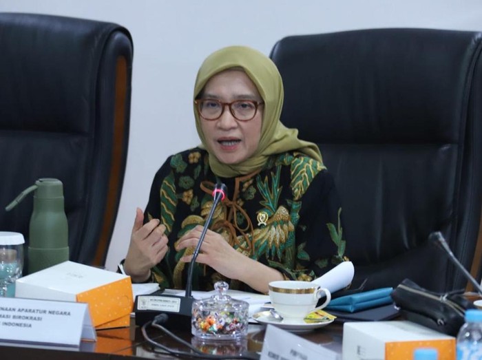 MenPAN-RB, Rini Widyantini