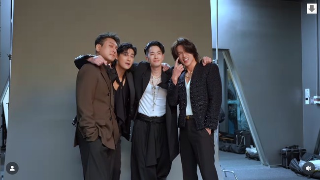 Empat pria tampan ini kini sudah berusia 40 tahunan. Namun pesona mereka sukses membuat ribuan orang histeris di malam itu bahkan ketika hidung Jerry Yan sedang bengkak. Foto: Instagram @binmusic.ig Foto: Instagram @binmusic.ig