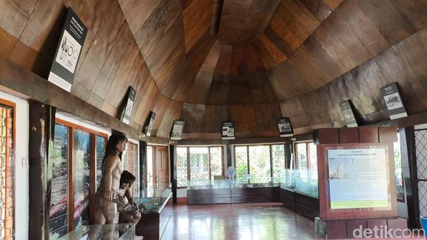 Museum Taman Purbakala Cipari Kuningan Museum Taman Purbakala Cipari Kuningan