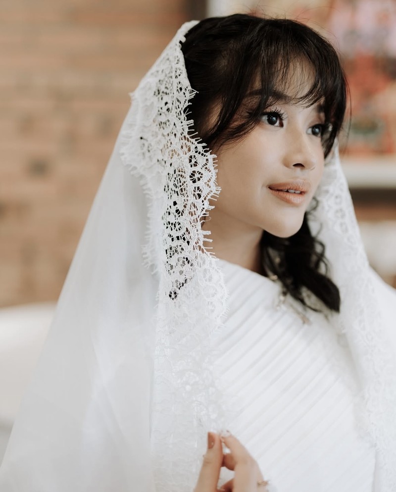 Pose Cantik Adira Kania, Anak Ikke Nurjanah Saat Asyik Kulineran