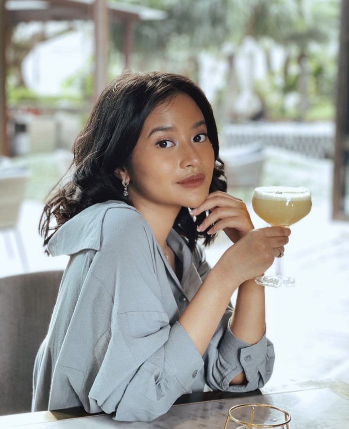 Pose Cantik Adira Kania, Anak Ikke Nurjanah Saat Asyik Kulineran Pose Cantik Adira Kania, Anak Ikke Nurjanah Saat Asyik Kulineran