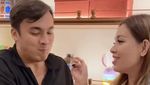 Rendy Kjaernett Saat Ngemil Pisang Goreng dan Makan Bersama Lady Nayoan