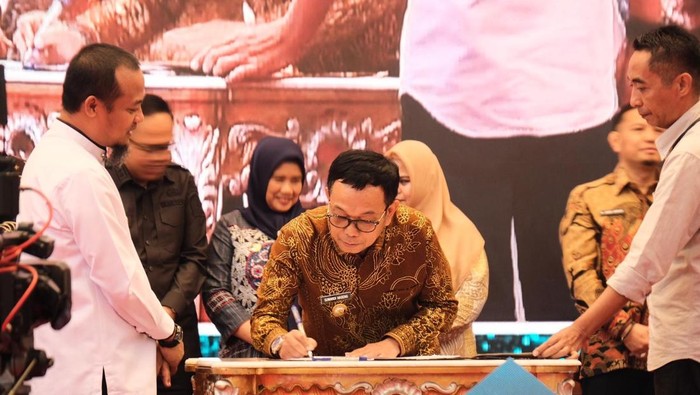 Bupati Soppeng Suwardi Haseng saat menghadiri acara peluncuran program aksi stop stubting oleh Pemprov Sulsel.
