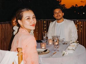 Perayaan Hangat 1 Tahun Pernikahan Thariq dan Aaliyah Massaid