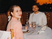 Perayaan Hangat 1 Tahun Pernikahan Thariq dan Aaliyah Massaid