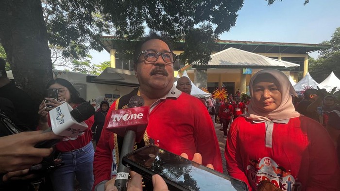 Wakil Gubernur Jakarta Rano Karno menghadiri perayaan Hari Anak di TM Ragunan.
