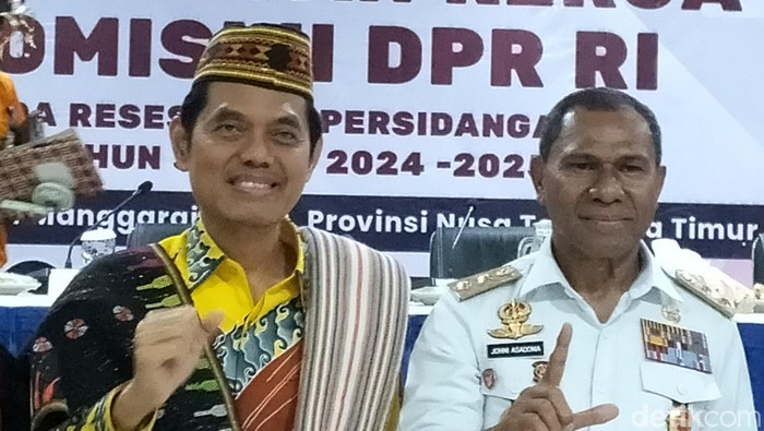 Wakil Gubernur NTT Johni Asadoma dan Wakil Ketua Komisi II DPR RI Zulfikar Arse Sadikin di Labuan Bajo, Manggarai Barat, NTT, Jumat (25/7/2025).