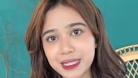 Brisia Jodie juga suka buah nih! Sebagai riders, ia minta anggur tanpa biji. Kemudian ada madu dan chiki sebagai pelengkapnya. Foto: TikTok eventoriview