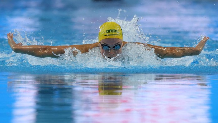 Aksi Memukau di Kolam Kejuaraan Dunia Akuatik Swimming - World Aquatics Championships - Women 200m Medley Semifinals - World Aquatics Championships Arena, Singapore - July 27, 2025 Australia's Tara Kinder in action during semifinal 2 REUTERS/Edgar Su