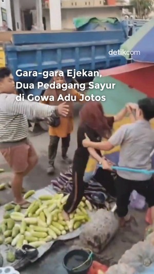 Video: Gara-gara Ejekan, Dua Pedagang di Gowa Adu Jotos