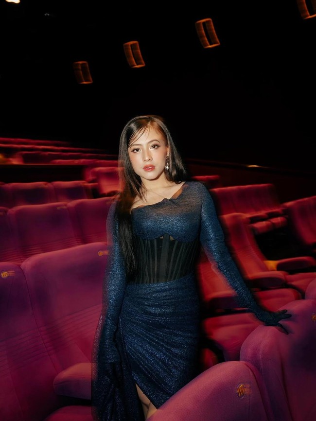 Foto: Adhisty Zara Glamor Bergaun Korset saat Promosi Film Terbaru Foto: Adhisty Zara Glamor Bergaun Korset saat Promosi Film Terbaru