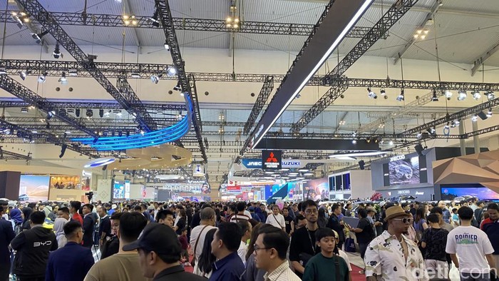 Suasana GIIAS 2025