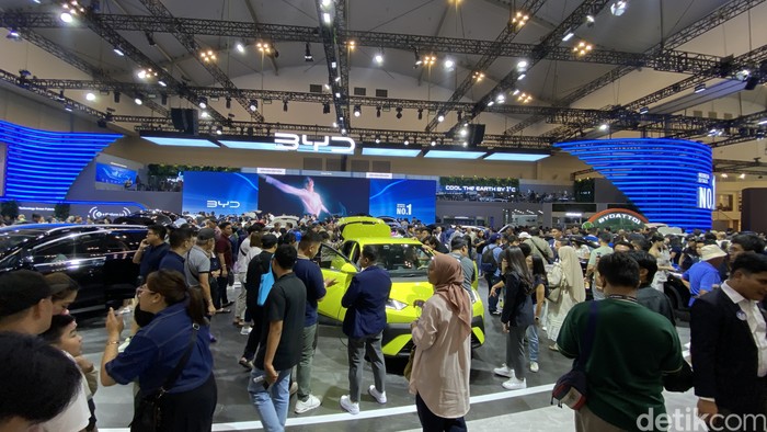 Suasana GIIAS 2025
