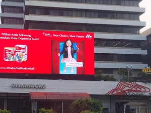 Seru! Morinaga Beri Kesempatan Foto Orang Tua & Anak Tampil di Videotron