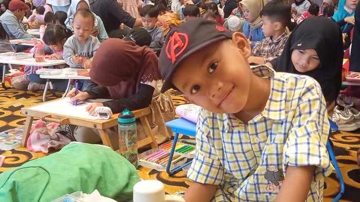 Lomba mewarnai di Pekan Seni Anak Pintar Indonesia 2025 Cerebrofort Minggu, 27 Juli 2025 di Auditorium Bank Mega, Jakarta.