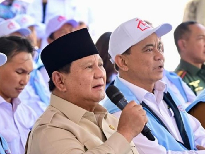 Menkop Budi Arie mendampingi Presiden Prabowo Subianto