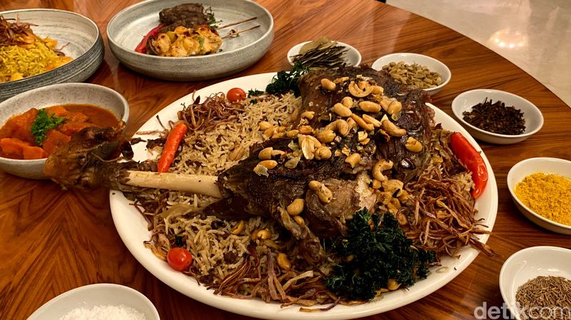 Menu World's Flavor Vol.1: From Italy to the Middle East di The Trans Luxury Hotel Bandung.