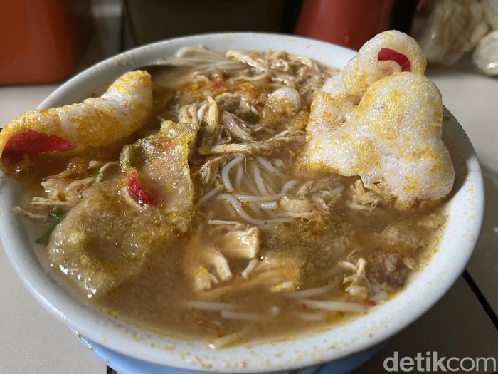 Seporsi mie sop kuah rendang di Pematang Siantar