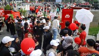 Hanifah juga merasa terkesan karena foto anaknya ditampilkan di layar videotron area acara. Selain itu, ia juga menerima goodie bag berisi produk Morinaga dan kartu hologram bergambar anaknya. Menurutnya, pengalaman ini sangat berkesan dan menyenangkan.