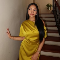 Cerita Penuh Cahaya Penuh dengan Sisi Personal Naura Ayu