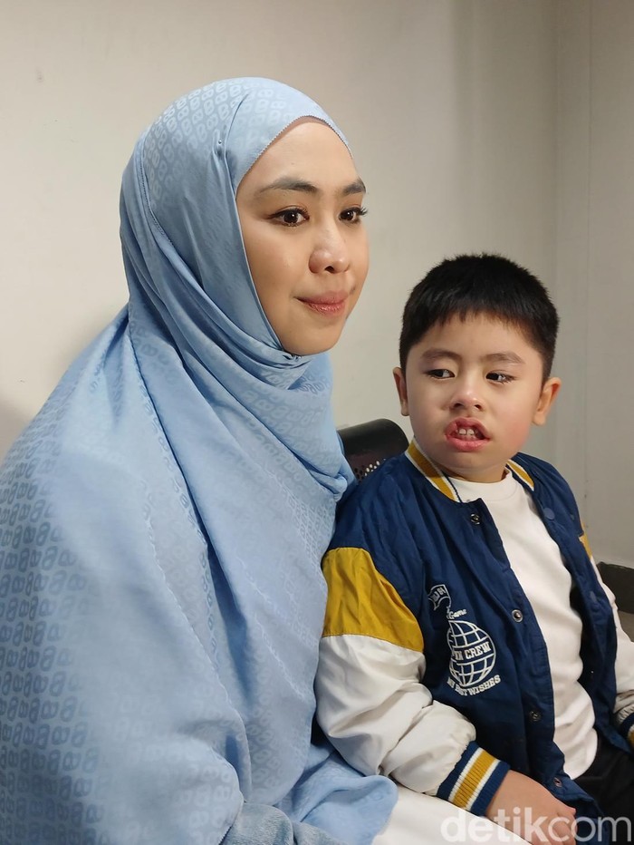 Oki Setiana Dewi dan Sulaiman saat ditemui di TransTV, Jakarta Selatan, beberapa waktu lalu