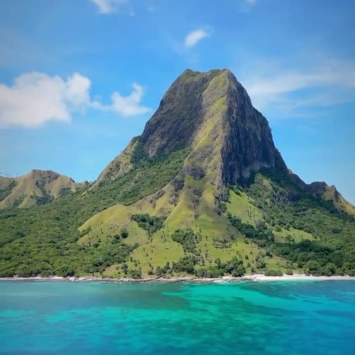 Pemandangan spot wisata Nuca Molas di Manggarai, NTT.