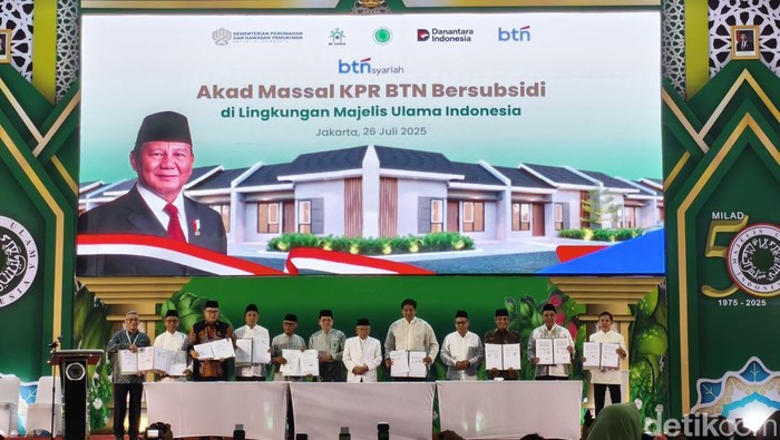 Pemerintah memberikan sebanyak 1.975 rumah subsidi kepada guru ngaji, dai, dan tokoh agama. (Kurniawan F/detikcom)