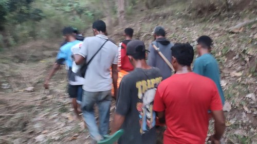 Perempuan lanjut usia (lansia) bernama Tomasine Bura ditemukan tewas di hutan Desa Wuluwitik, Kecamatan Nita, Kabupaten Sikka, NTT. (Foto: Basarnas Maumere)
