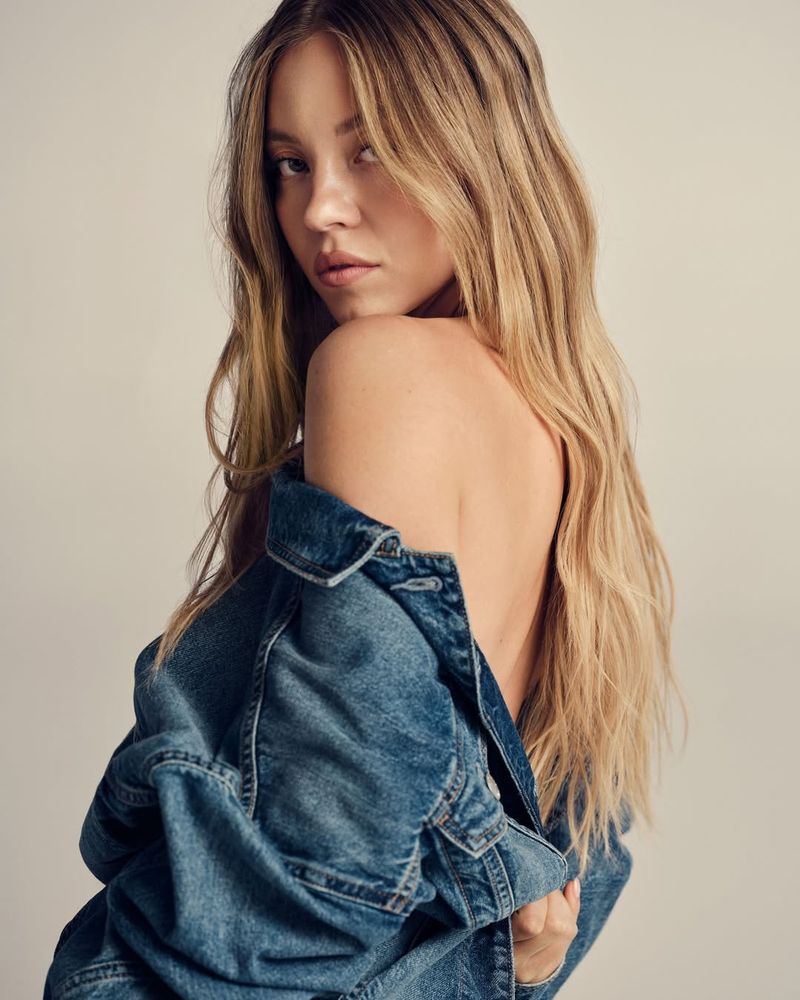 Sydney Sweeney di Kampanye American Eagle