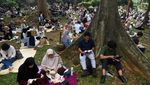 Taman Jadi Perpustakaan Sunyi bagi Warga Jakarta