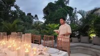 Momen spesial tersebut dirayakan Thariq dan Aaliyah dengan berlibur di Bali. Selain itu, mereka juga mengadakan makan malam di villa. Foto: Instagram/@thariqhalilintar