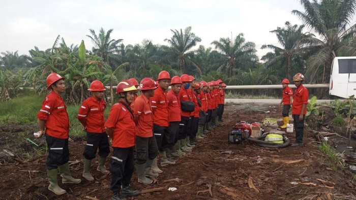 Tim RPK saat diturunkan menuju ke lokasi karhutla (Dok PT Arara Abadi)