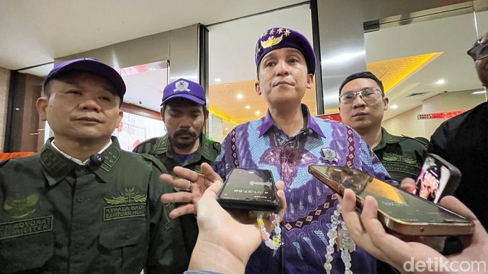 Advokat Firdaus Oiwobo usai diperiksa Bareskrim Polri