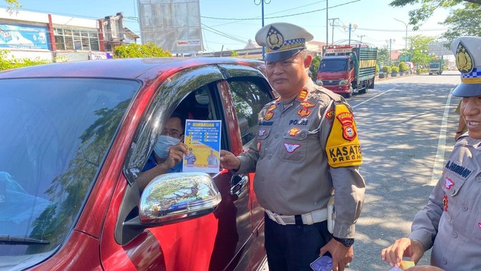 Kasat lantas Polres Maros AKP Muhammad Arafah saat Operasi Patuh Pallawa 2025.