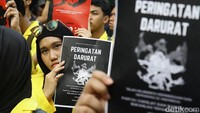 Sebelumnya, Badan Eksekutif Mahasiswa Seluruh Indonesia (BEM SI) menggelar unjuk rasa yang diberi nama Indonesia Cemas 2025. Polisi menyiagakan 1.489 personel untuk mengawal demo tersebut.