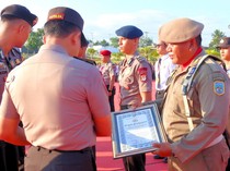 Anggota Satpol PP Dapat Penghargaan Usai Ikut Gagalkan Penyelundupan Sabu