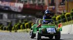 Balapan Seru Mobil Tanpa Mesin di Bolivia