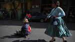 Balapan Seru Mobil Tanpa Mesin di Bolivia