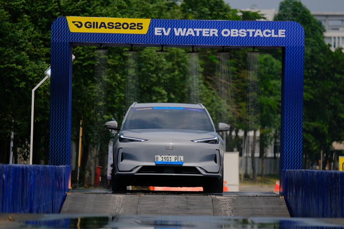 Berbagai model mobil bisa diuji coba di GIIAS 2025